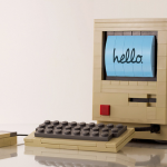 Exquisite-LEGO-model-of-the-original-Apple-Macintosh-by-Chris-McVeigh-aka-powerpig-on-Flickr.