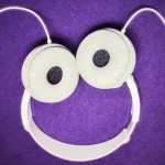 happy_headphones_1
