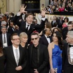 benedict-cumberbatch-u2-oscar-photobomb-03142014-01-1024×746