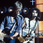 article-2223980-15A9AA3C000005DC-324_634x523