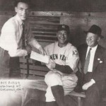 Frank Sinatra getting an autograph from Lou Gehrig in 1939.