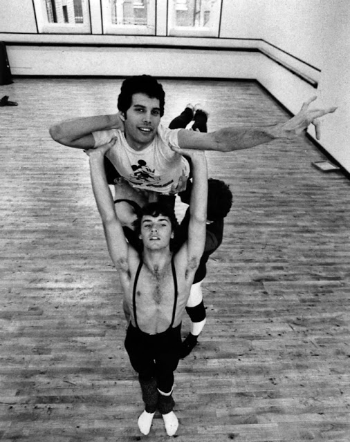 Freddie Mercury rehearsing with the Royal Ballet in 1979 (1)