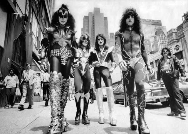 KISS Walking on the Street of New York City, June 24th, 1976 - That Eric  Alper