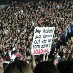 dont-show-up-to-a-concert-without-your-best-sign-3-1