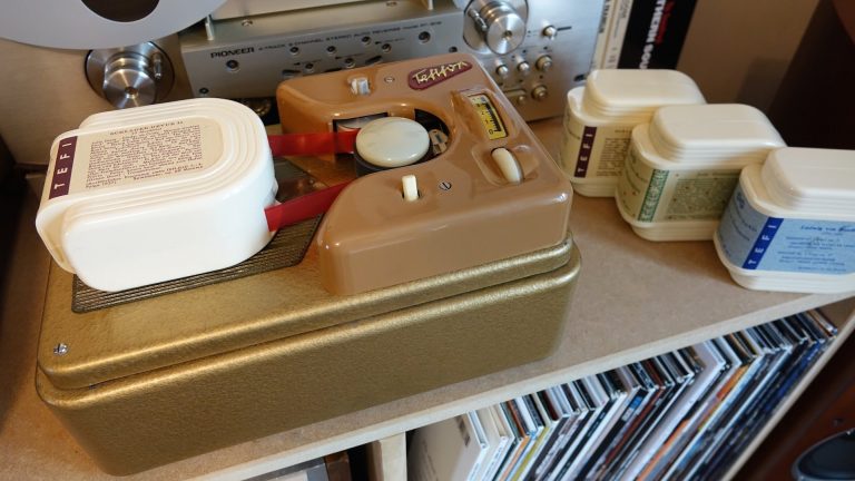 Video: The Tefifon, an 8-track tape and vinyl record combo