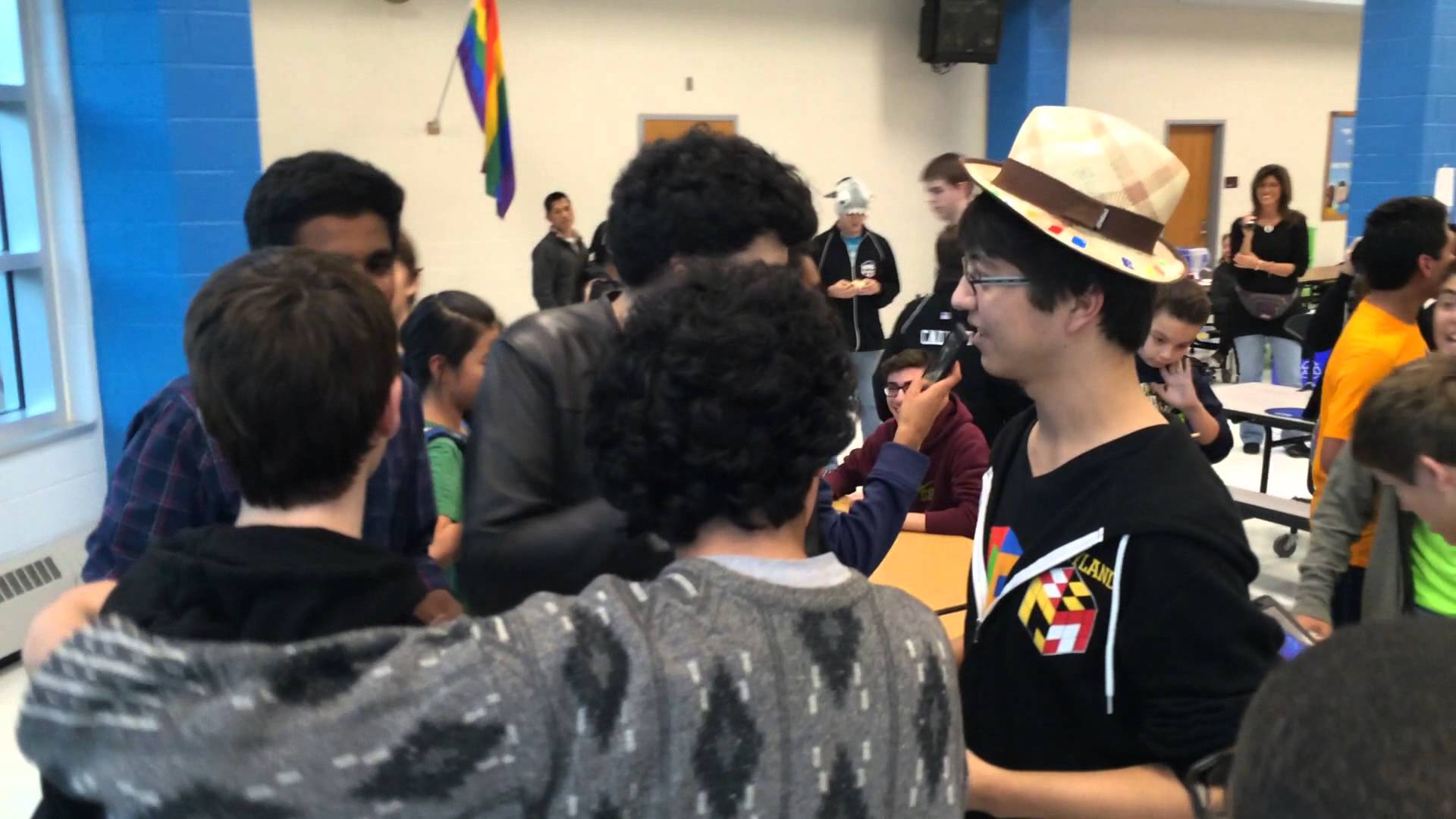 Kid breaks the Rubik’s Cube speed record – 4.9 SECONDS