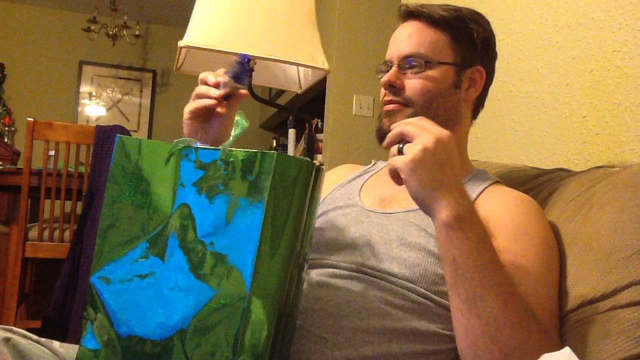 Wife Tells Hearing-Impaired Husband She’s Pregnant In The Best Way Possible