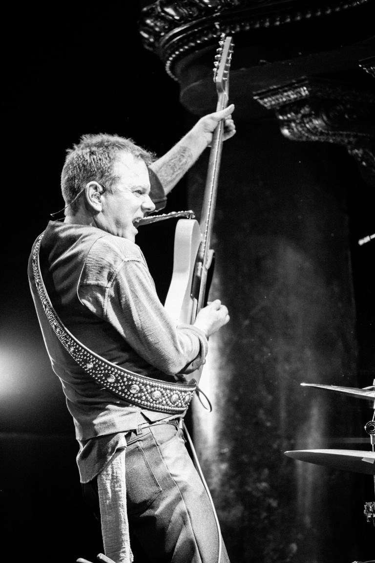 Kiefer Sutherland Announces Nationwide 26-City Tour And Debut Album, “Down In A Hole”