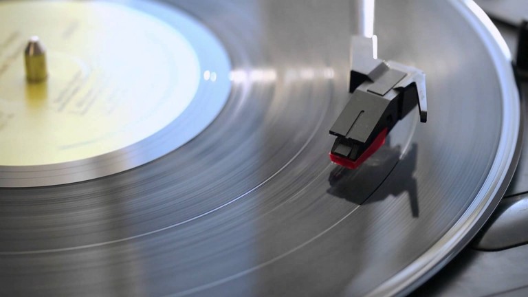 Love Your Records? Here’s 8 Hours Of Crackling Vinyl Background Noise