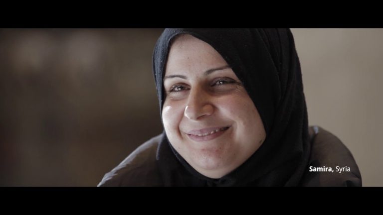 They Asked Strangers To Stare At Each Other For 4 Minutes For Social Experiment. They’ll Never Forget It.