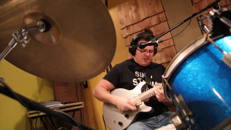 One Man Performs Rush’s ‘Tom Sawyer’ All By Himself