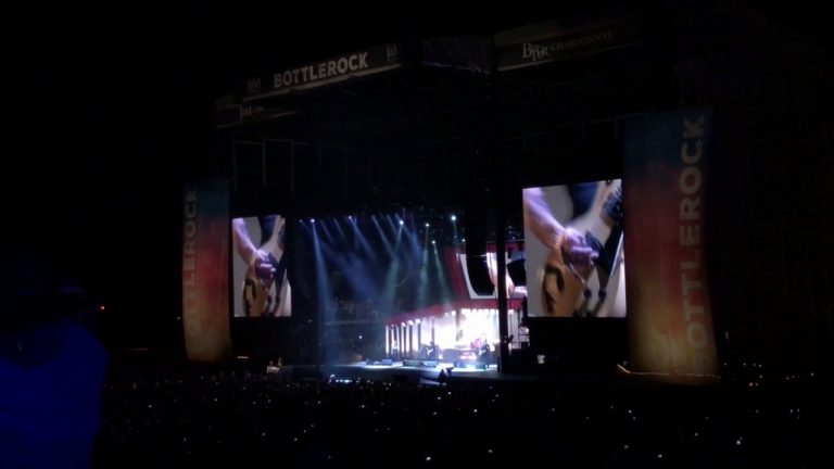 The Foo Fighters Get Their Power Cut While On Stage. No Worries…