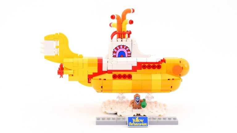 Stop Motion Animation Of The 553 Piece LEGO Beatles Yellow Submarine Set Being Built