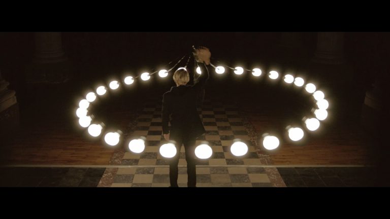 This Video Was Created With Just Light Bulbs. Awesome.