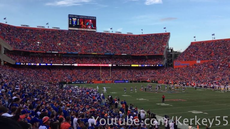 Watch A Stadium Full Of Florida Gators Fans Sing Tom Petty’s “I Won’t Back Down”
