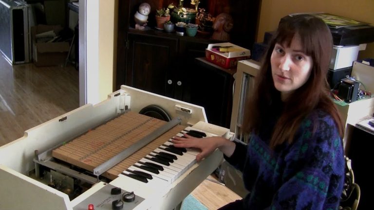 A Look At How A Mellotron Works