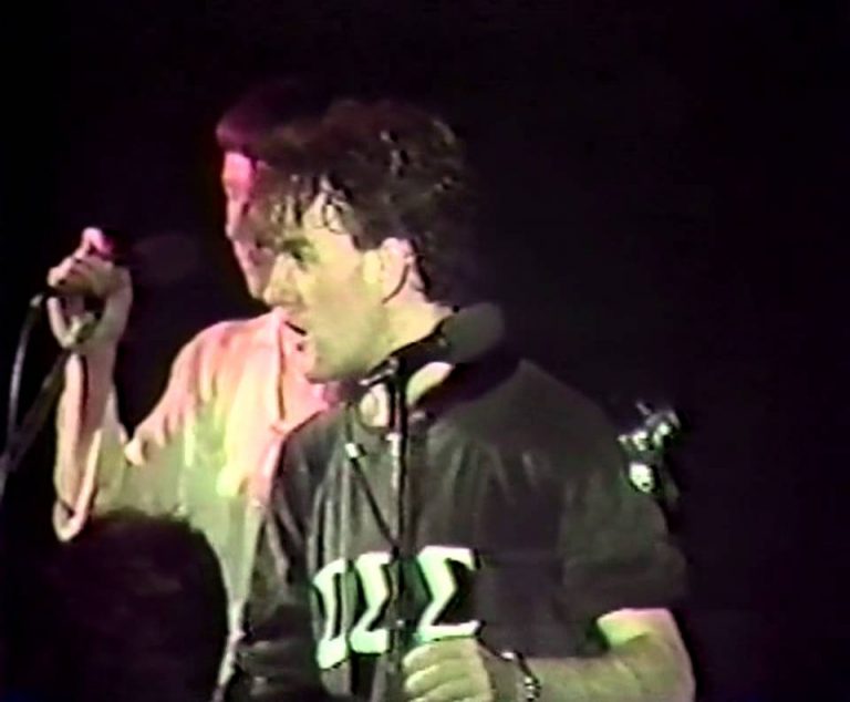 Watch The Earliest Concert Video From R.E.M. Back In 1982