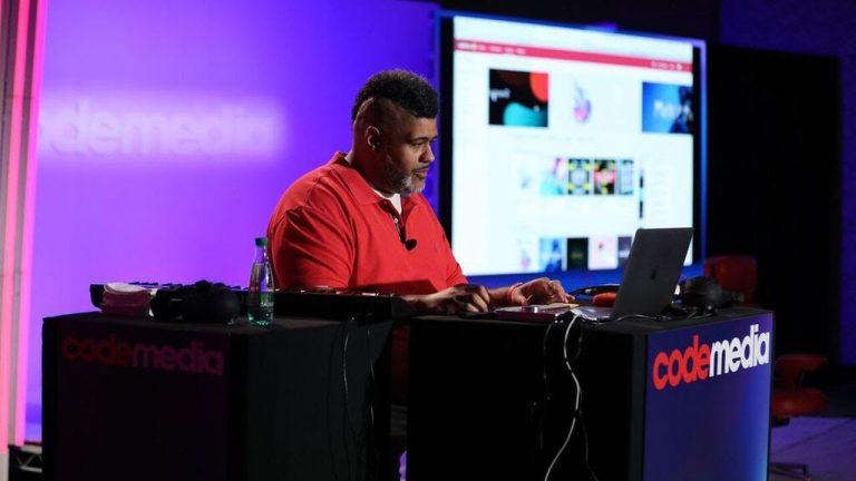 ‘Sorry Not Sorry’ Producer Shows How To Produce A Hit Song In 15 Minutes