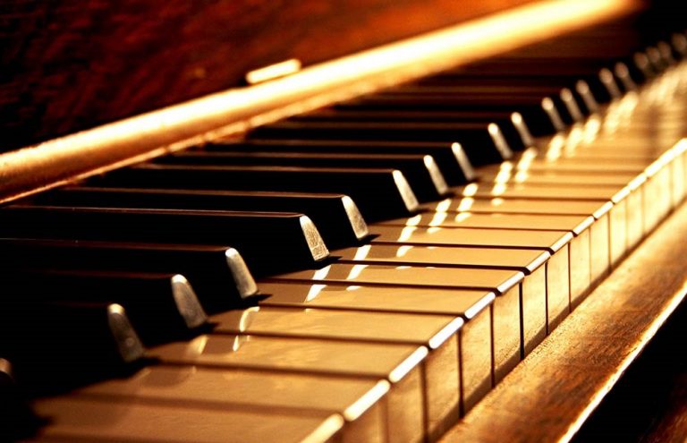 How to learn piano online