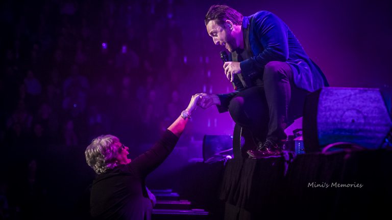 Photo Gallery: Johnny Reid with Jessica Mitchell at St. Catharines’ Meridian Centre