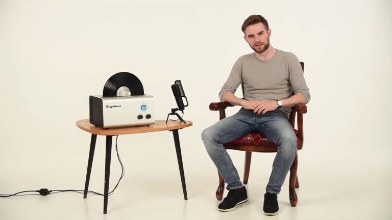 Take care of your record collection with a record cleaning machine that is user friendly and innovative