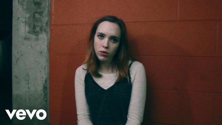 SOCCER MOMMY Announces New Tour Dates, Kicks Off Arena Tour with Paramore Tonight