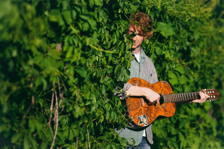 Richard Reed Parry Announces New Solo Album “Quiet River Of Dust Vol. 1” Out September 21