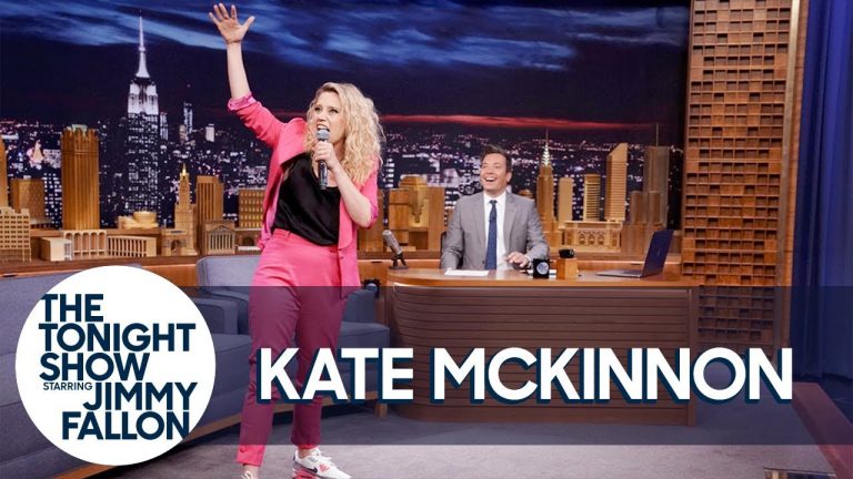 Kate McKinnon raps in Hungarian