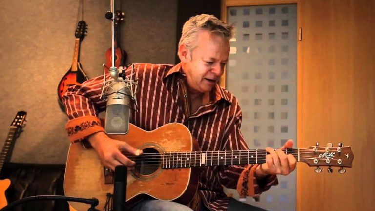Tommy Emmanuel Performs An Acoustic Fingerstyle Cover of 1968’s ‘Classical Gas’