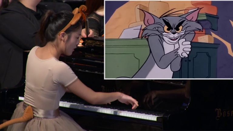 Pianist Plays Live To Tom & Jerry Cartoons