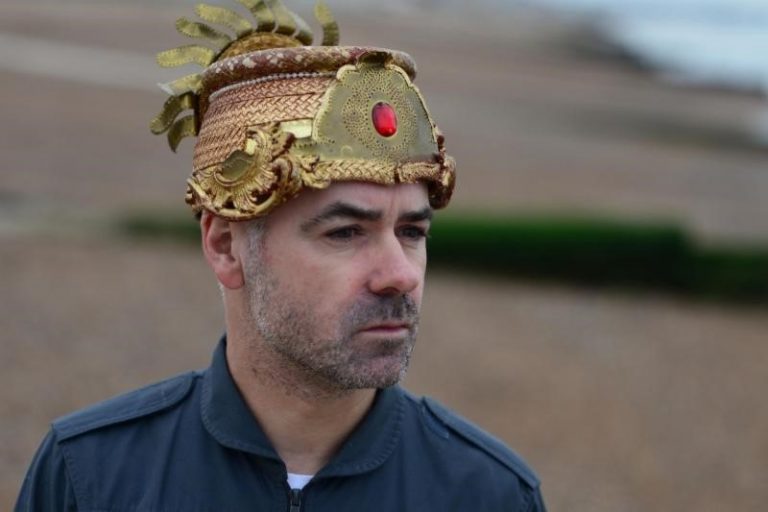 Steve Mason shares “Walking Away From Love”, the latest track from his forthcoming album, About The Light