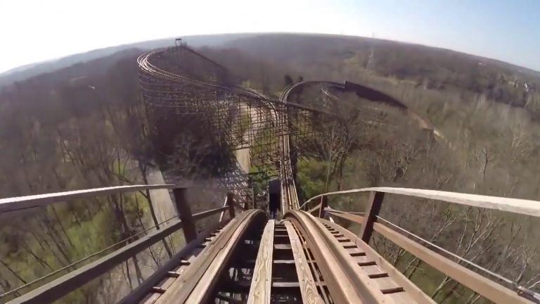 Smashing Pumpkins’ Billy Corgan Rides a Rollercoaster