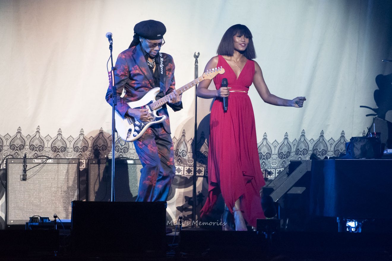Photo Gallery Cher with Nile Rodgers and Chic at Toronto's Scotiabank