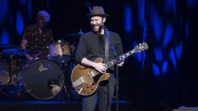 Photo Gallery:  Lifehouse at Niagara Falls’ Fallsview Casino