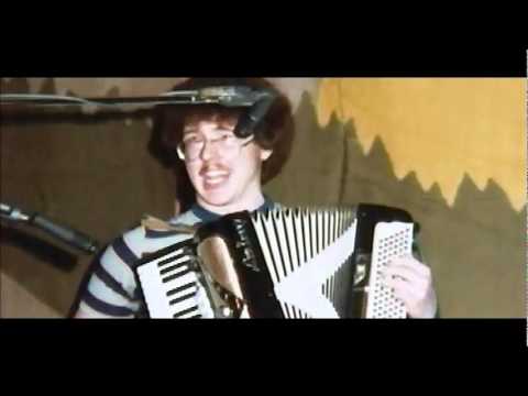 Weird Al Yankovic performs unreleased The Who Parody, “Won’t Eat Prunes Again,” live at his college in 1980