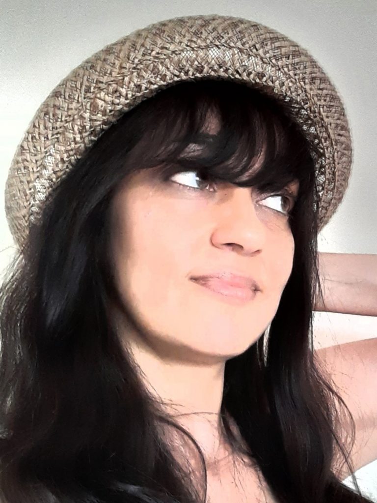 London, UK’S Folk-Rock Singer/Songwriter Moira Lazarus Says “Listen To Your Heart” in NEW Single — Available Now!