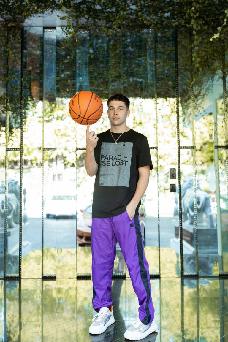 Clubhouse Media Group’s Doiyen Management Signs Exclusive Social Media Consulting Deal With Singer/songwriter Austin Mahone