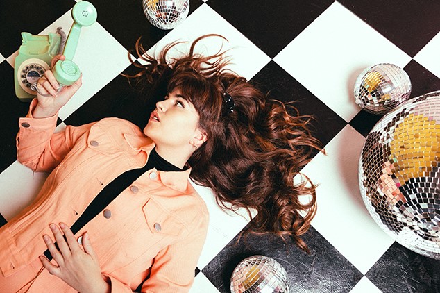 Toronto Singer/Songwriter SHANNON DOOKS Eschews All “Doubts” in New Single