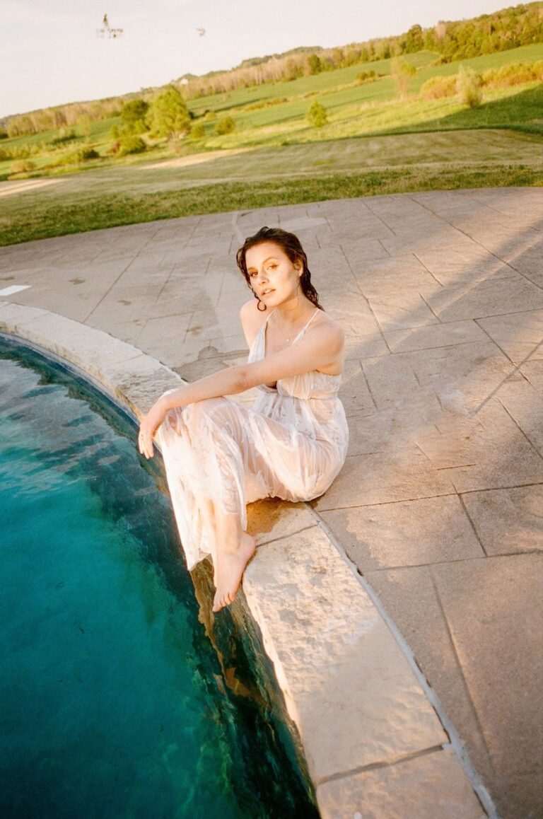 Pop-Jazz Chanteuse CYNTHIA TAURO is “Right Here” with New Single