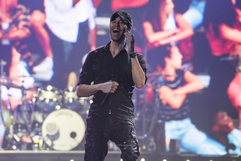 Photo Gallery: Enrique Iglesias with Ricky Martin at Toronto’s Scotiabank Arena