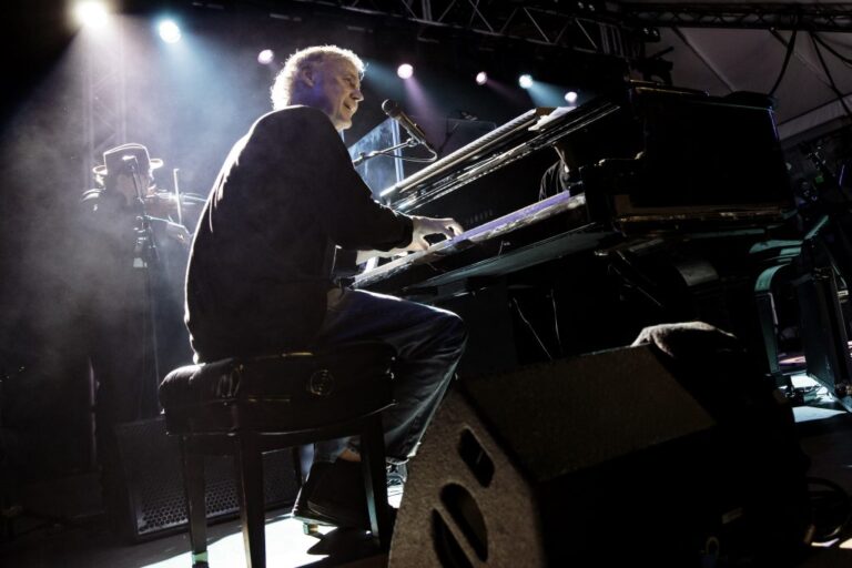 Bruce Hornsby Returns With New Album “‘Flicted” On May 27, 2022