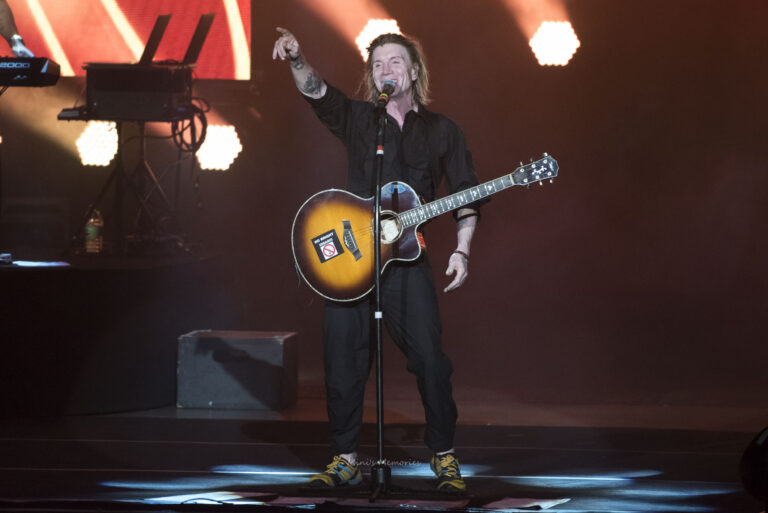 Photo Gallery: Goo Goo Dolls with Blue October at Toronto’s Budweiser Stage