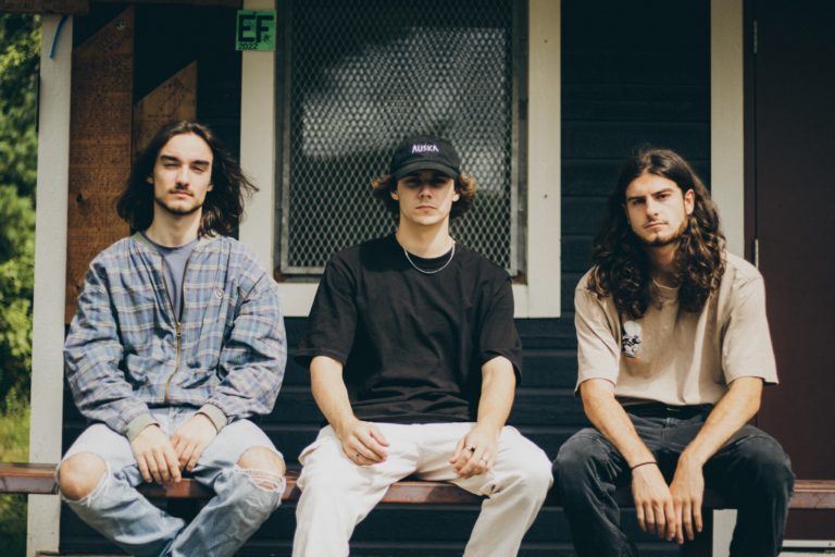 Juvenile Jury Anxiously Gaze Inward on Grungy, ’90s-infused New Single “Third Eye”