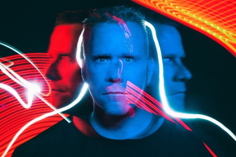 Singer-Songwriter Scott Hinkson ‘Fast Forwards’ Career With Getting Kellii Scott Of Failure On Drums