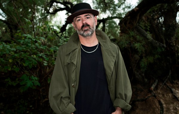 Steve-Mason---Horizontal---PC-Tom-Marshak-21---300-dpi