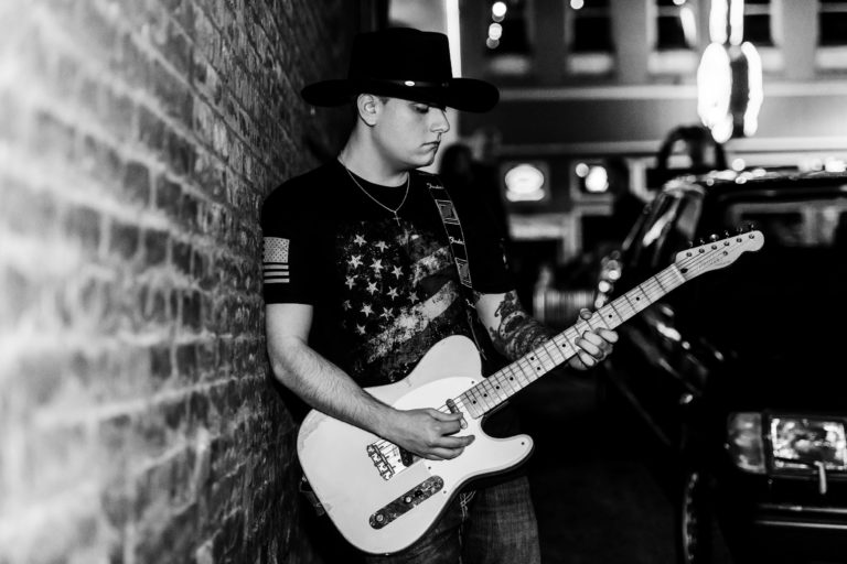 Country Music’s Rising Star Hunter Lott Pays Tribute To His Fans In “I Stand My Ground”