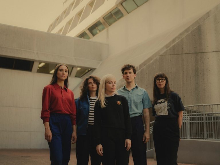 Alvvays Announce 2023 Spring Tour