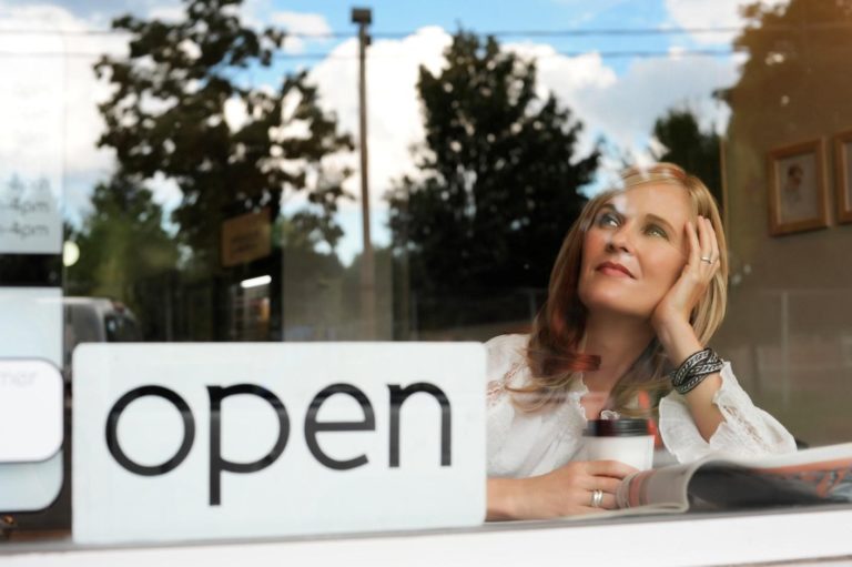 Pianist and Singer Heather Hill Releases Inspirational “I Rise”