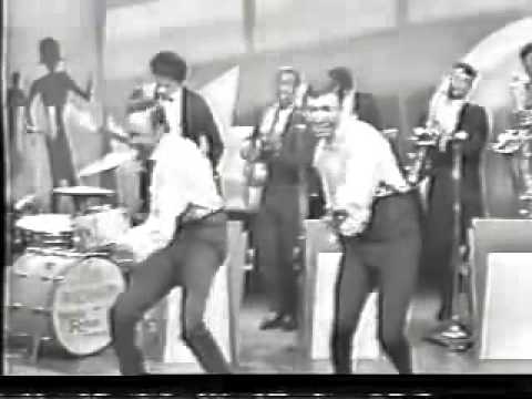 Jimi Hendrix Plays On TV For The First Time With Buddy and Stacy In 1965