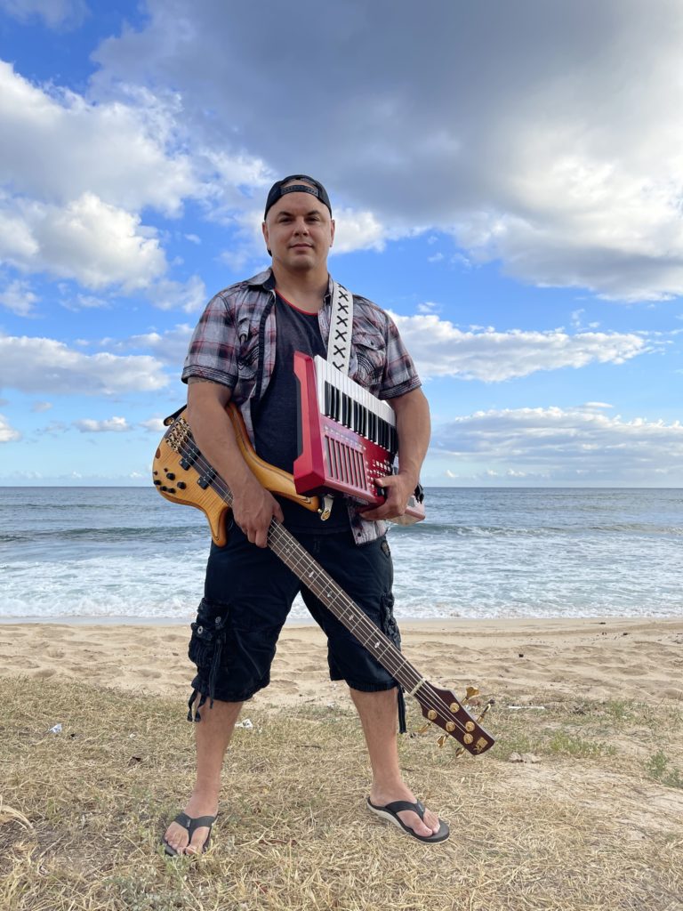 MDMP’s “I Can’t Hold You Closer” Grapples Relationship Status in a Pop-Punk Dreamland